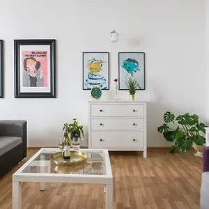  Apartment Discover - 3 Rakowicka St - Classic Near Main Station - Netflix